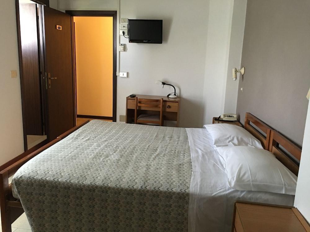 Hotel Plutone Τσέρβια Εξωτερικό φωτογραφία
