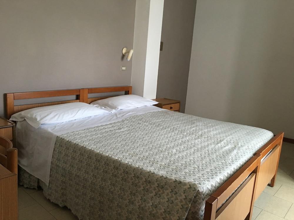Hotel Plutone Τσέρβια Εξωτερικό φωτογραφία