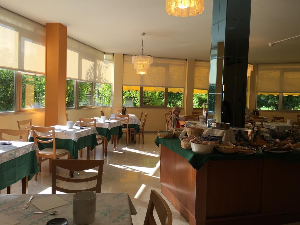 Hotel Plutone Τσέρβια Εξωτερικό φωτογραφία